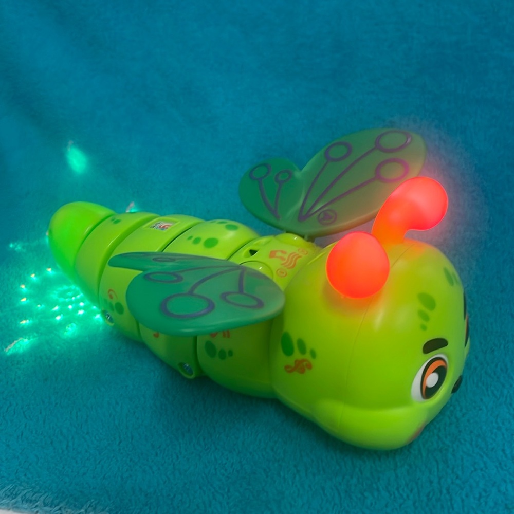 Electronic Toy Dance Butterfly Electric Toy Pet with Cool Lighting